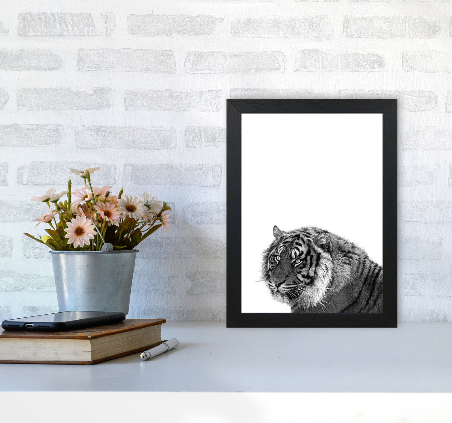Avelena | Schwarz und Weiß Tiger Moderne Druck Tier Kunstdruck