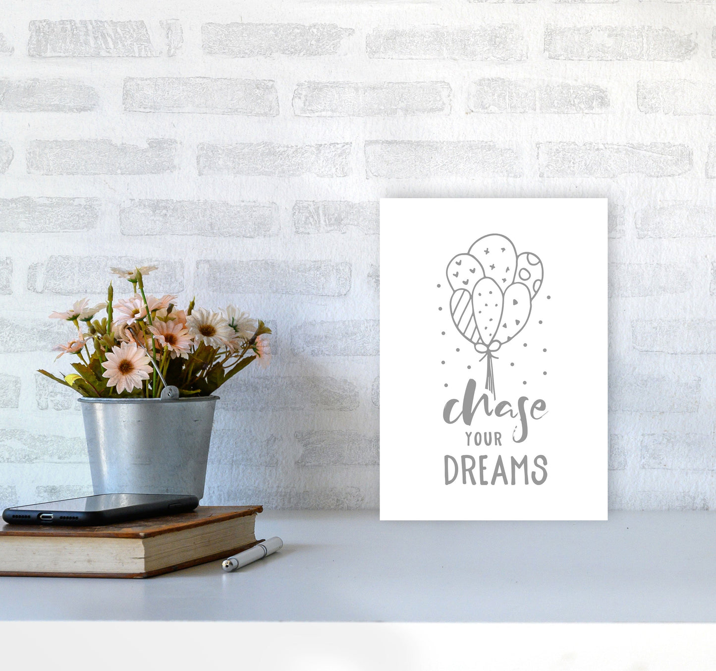 Avelena | Chase Your Dreams Grauer Rahmen Kinderzimmer Wandkunst Druck