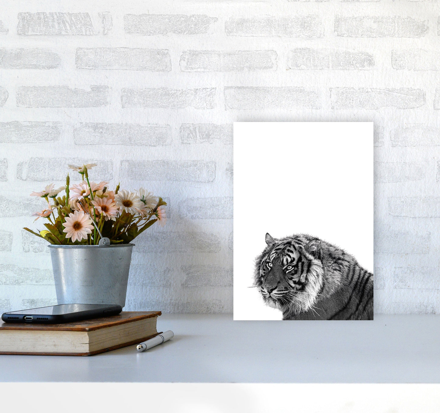 Avelena | Schwarz und Weiß Tiger Moderne Druck Tier Kunstdruck