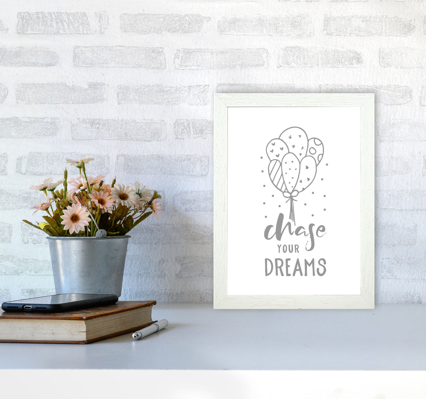 Avelena | Chase Your Dreams Grauer Rahmen Kinderzimmer Wandkunst Druck