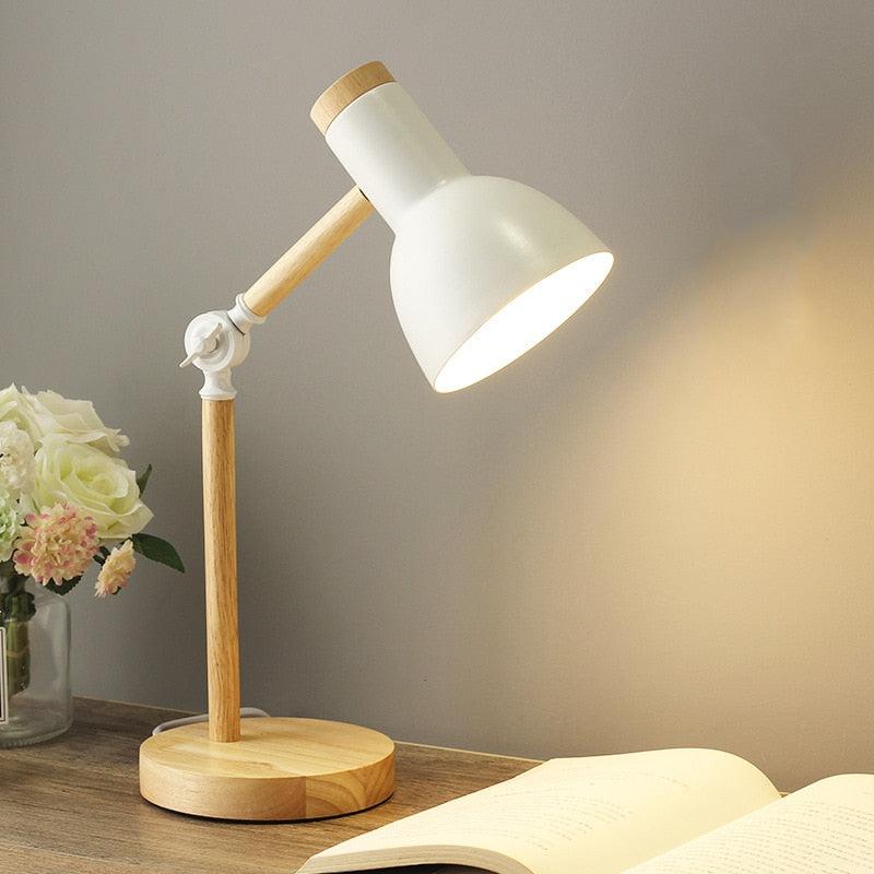 Avelena | Nordische Schreibtischlampe aus Holz
