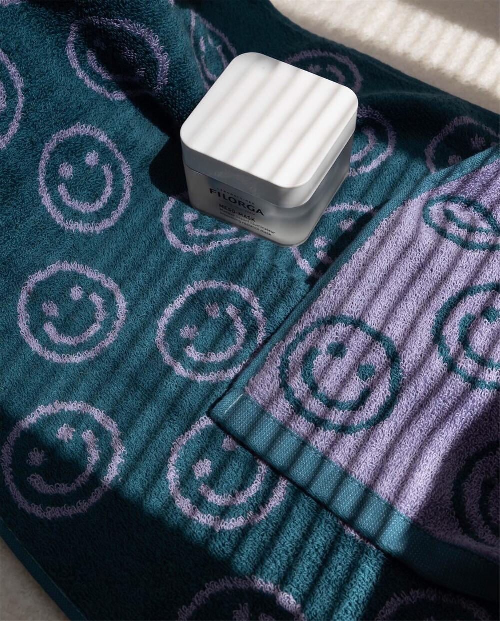 Avelena | Doppelseitiges Smiley Handtuch