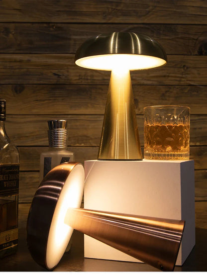 Avelena | Metall Pilz Lampe