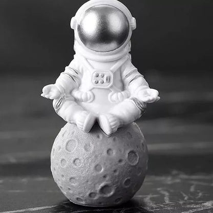 Avelena | Harz-Astronaut-Figur Statue Raumfahrer Skulptur Pädagogisches Spielzeug Schreibtisch-Dekoration Astronaut-Modell Für Kinder Geschenk