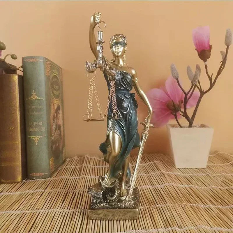 Avelena | ERMAKOVA Europäische antike Bronze griechische Gerechtigkeit Göttin Statue Fair Angels Harz Skulptur Ornamente Desktop Home Dekoration Geschenk