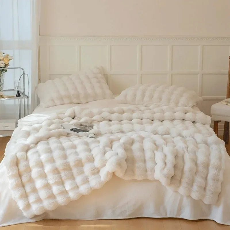 Avelena | PlushCozy | Kunstpelz Winterdecke