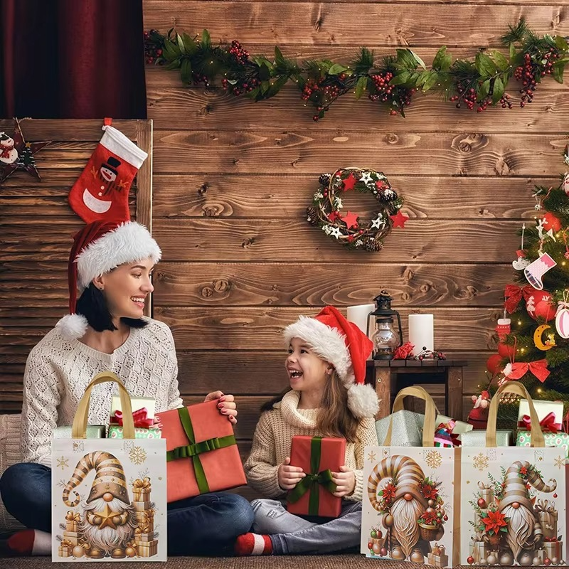 Avelena | Weihnachten Weihnachtsmann Non-Woven Geschenktaschen mit Griffen, Festliche wiederverwendbare Geschenkpaktierung, Set von 4–12