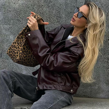 Avelena | Modejacke mit Verschluss und Langen Ärmeln