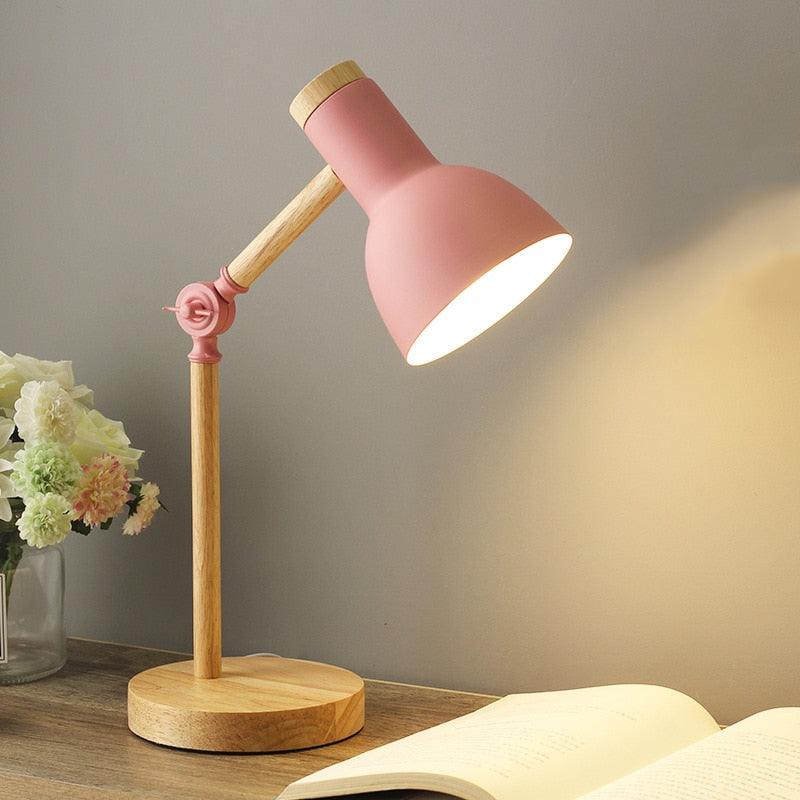 Avelena | Nordische Schreibtischlampe aus Holz