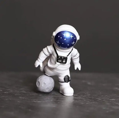 Avelena | Harz-Astronaut-Figur Statue Raumfahrer Skulptur Pädagogisches Spielzeug Schreibtisch-Dekoration Astronaut-Modell Für Kinder Geschenk