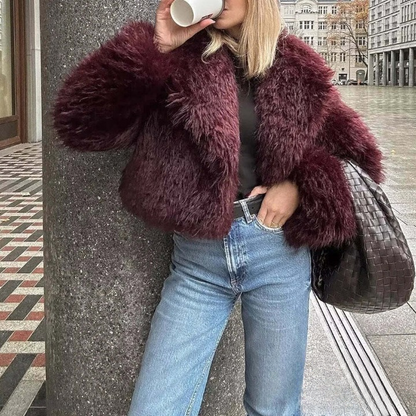 Avelena | Warme Pelzjacke mit V-Ausschnitt für Damen