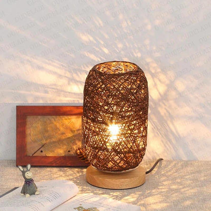 Avelena | WoodLuxe - Rattan-inspirierte Tischleuchte