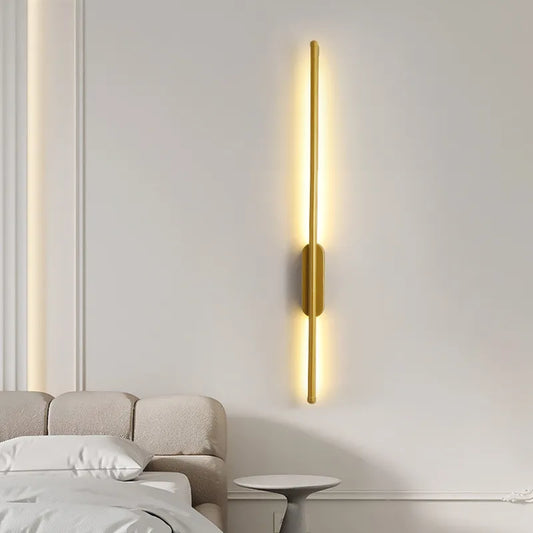 Avelena | SofaLume – Moderne Wandlampe in Schwarz und Gold für stilvolles Wohnen