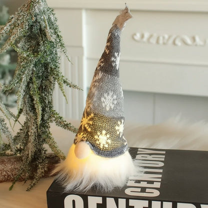 Avelena | Weicher Plüsch-Gnom mit sanfter LED-Beleuchtung