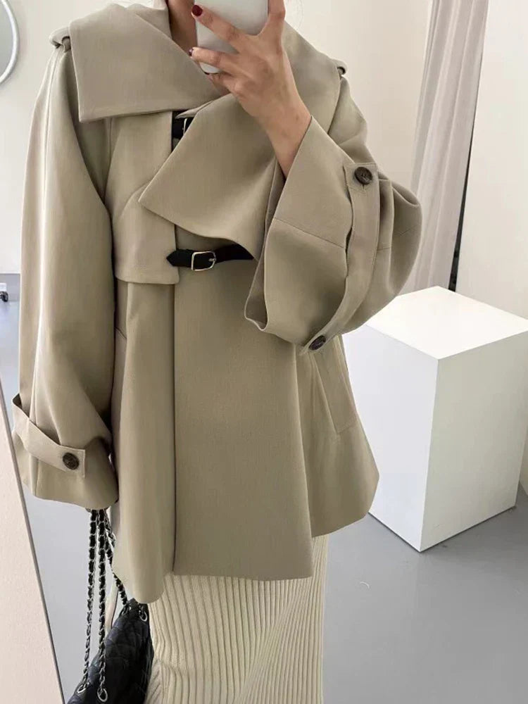 Eleganter Khaki-Umlege-Trenchcoat mit Gürtel