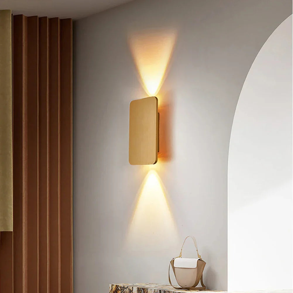 Avelena | Aria Moderne Quadrat Wandlampe – Auf- und Ablichtung für Schlafzimmer und Wohnzimmer