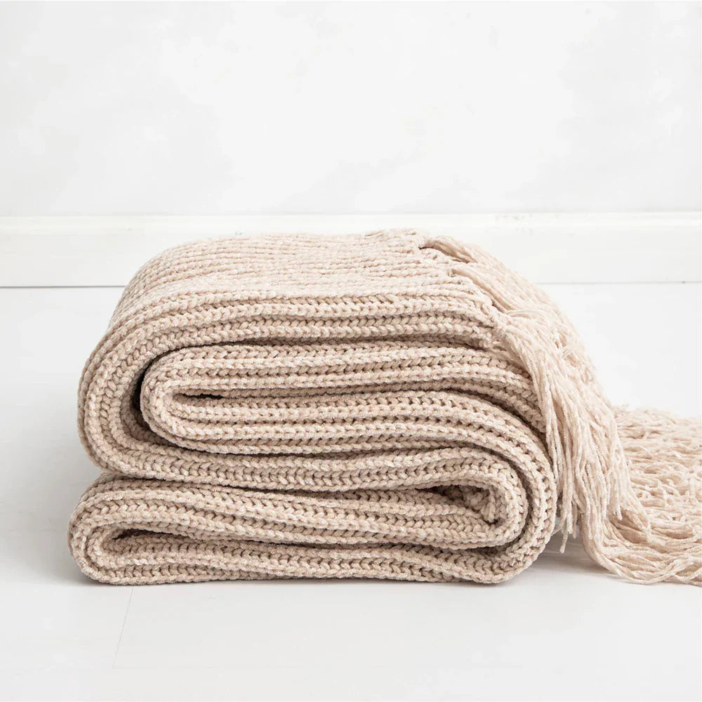 Avelena | Blanket Luxe Chenille Decke mit Herzfransen