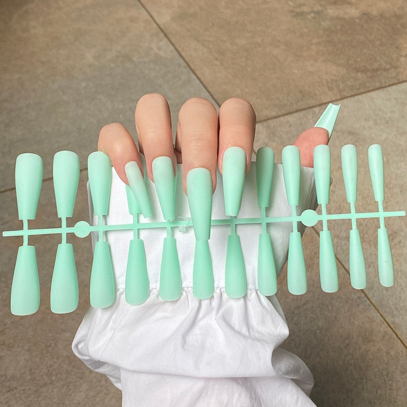 Avelena | Mattes Press-On-Nagelset 24 Teile