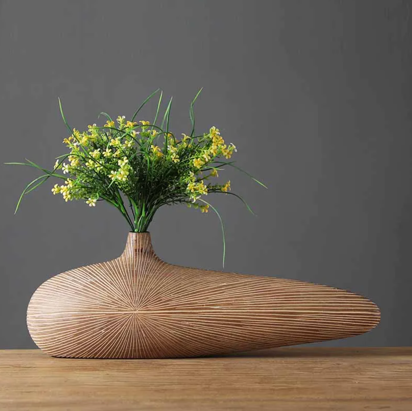 Avelena | ClayAura Sahara Skulpturierte Vase | Handgefertigt | Moderne Deko für Zuhause | Elegantes Design