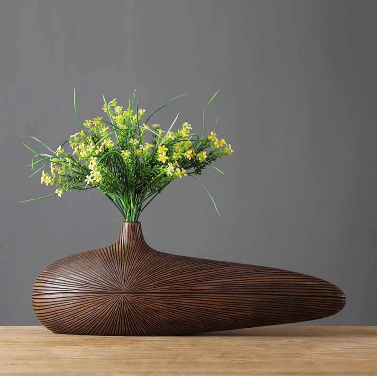 Avelena | ClayAura Sahara Skulpturierte Vase | Handgefertigt | Moderne Deko für Zuhause | Elegantes Design