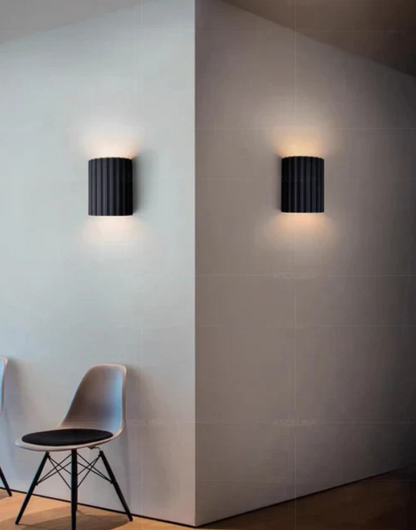 Avelena | Zeitgenössische Harzwandlampe | Beidseitige Lichtdiffusion & Ideal für moderne Wohnräume, Schlafzimmer, Flure