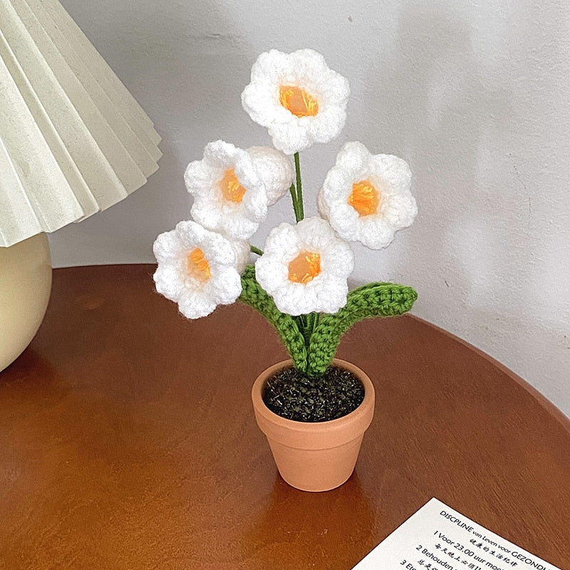 Avelena | Handgefertigte Häkelblumen-Topfdekoration