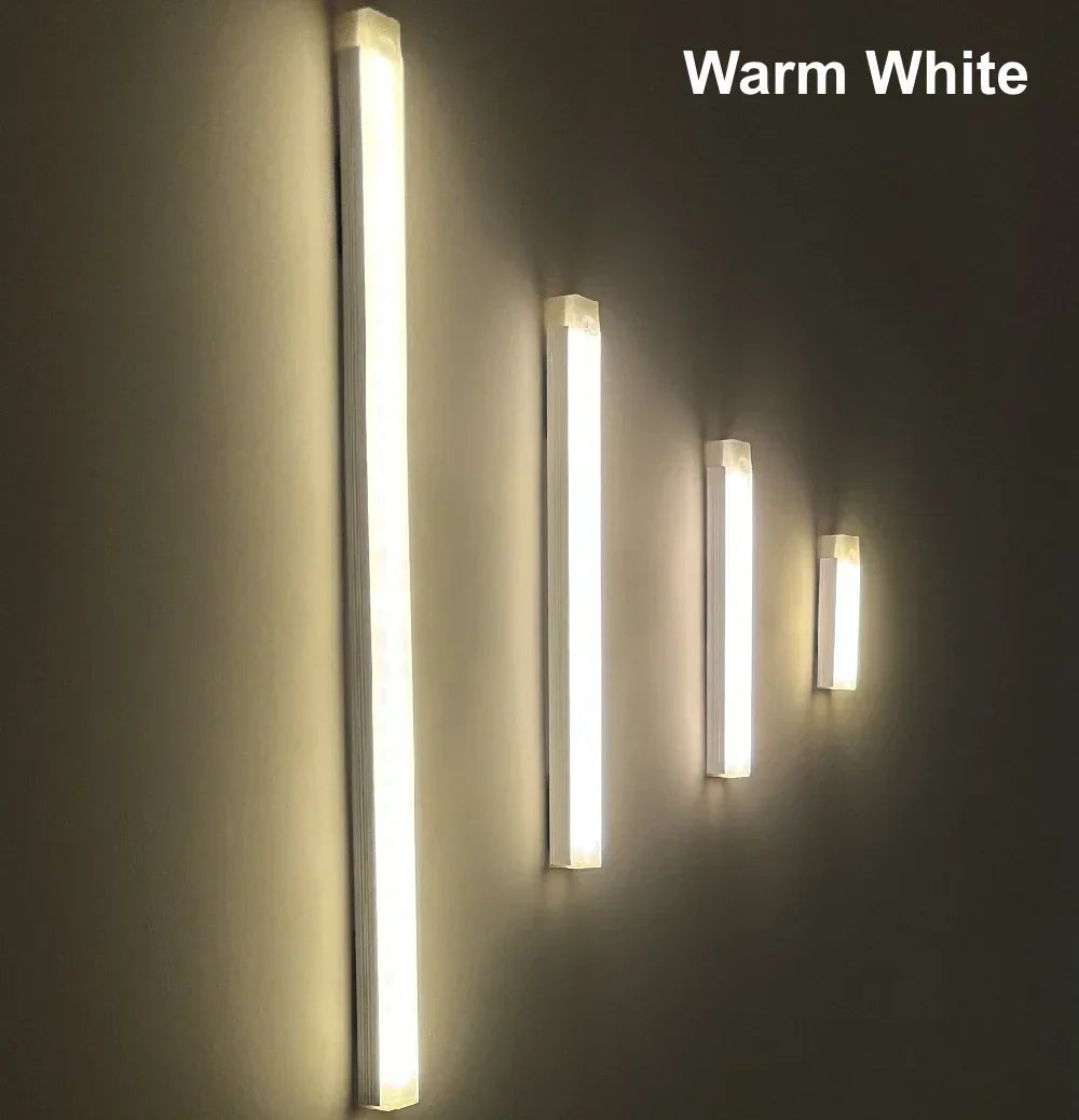 Avelena | Bewegungsmelder LED Nachtlicht USB wiederaufladbare kabellose Lampe