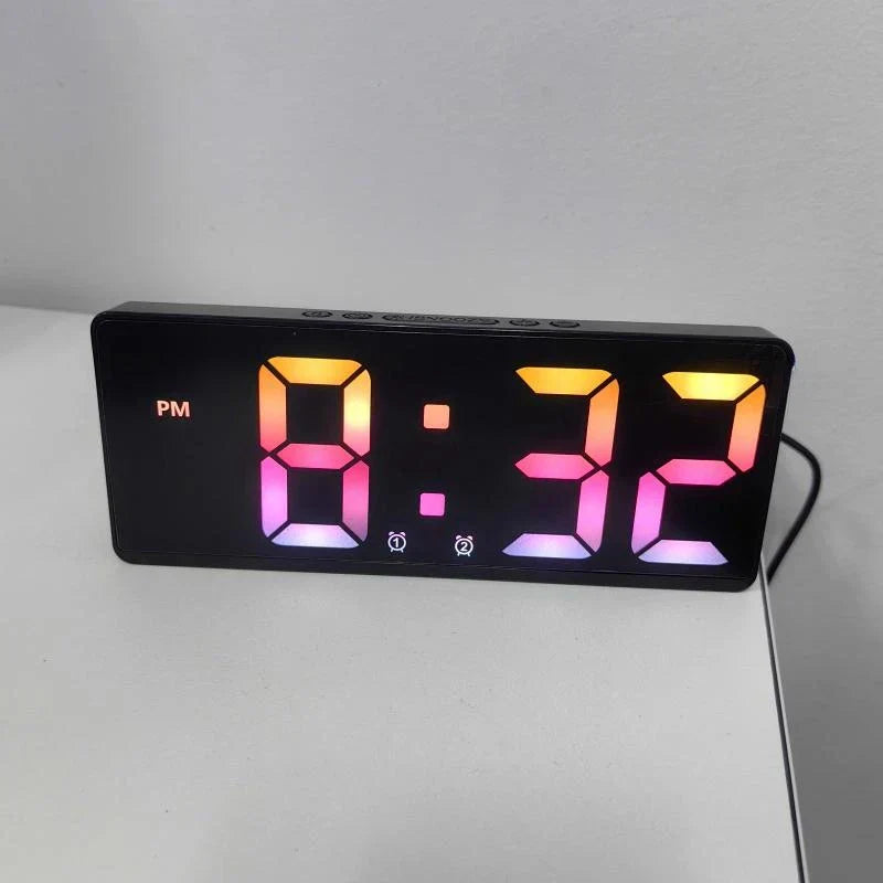 Avelena | Led Uhr Stilvolle Wecker mit Nachtmodus