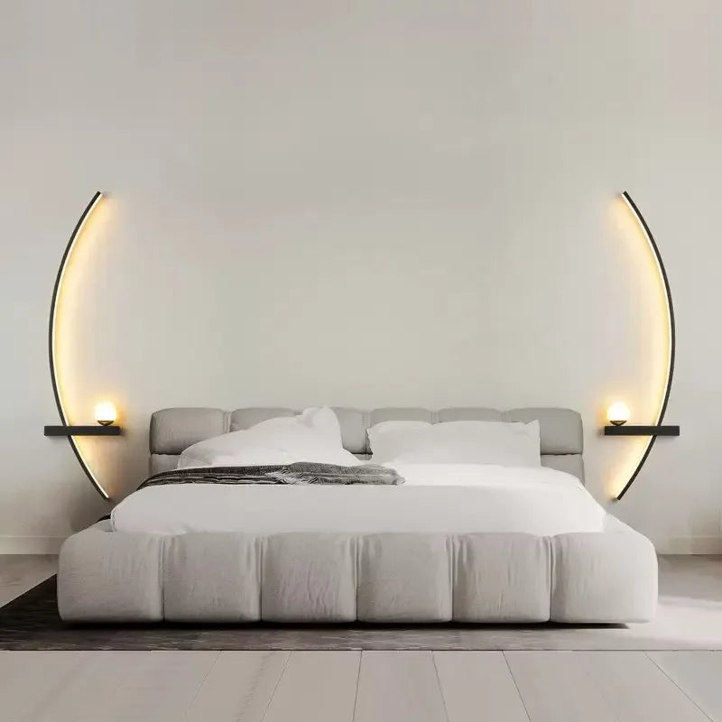 Avelena | Zeitgenössische Edge Wandlampe – Schwarz & Gold Innen-/Außenbeleuchtung für moderne Räume