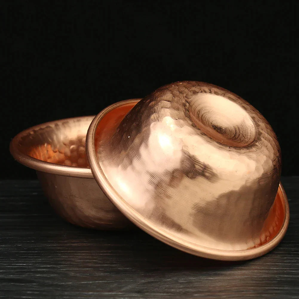 Avelena | Nepalese reine Kupfer-Wasserbereitungs-Schüssel handgefertigtes Hammermuster heilige Wasser-Schüssel für Buddha Buddhismus-Zubehör