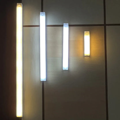 Avelena | Bewegungsmelder LED Nachtlicht USB wiederaufladbare kabellose Lampe