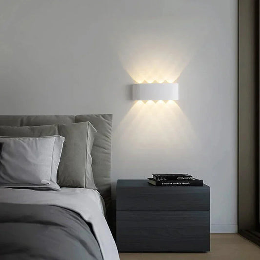 Avelena | Moderne Beleuchtung, Innen- oder Außenbereich: Die vielseitige LED-Wandleuchte