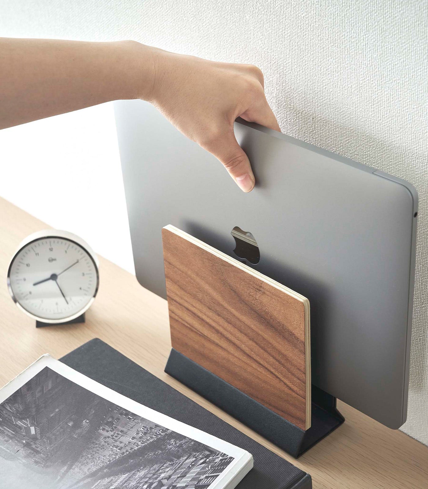 Avelena | Slim Laptop Stand - Stahl + Holz
