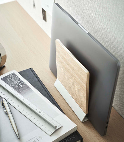 Avelena | Slim Laptop Stand - Stahl + Holz