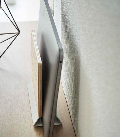 Avelena | Slim Laptop Stand - Stahl + Holz