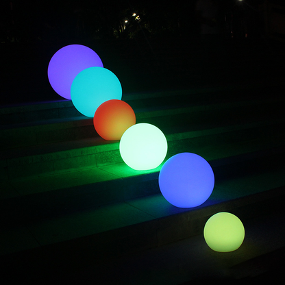 Avelena | Wetterfestes Kugelförmiges LED Gartenlicht mit 16 Farben und Fernbedienung - Perfekt für Garten, Veranda & Party