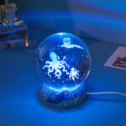Avelena | AquaGlobe Kristallkugel Nachtlicht | Unterwasserwelt LED Lampe | Stimmungslicht & Deko für Zuhause
