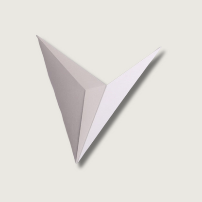 Avelena | Dreieckige Wandlampe – Minimalistisches Design