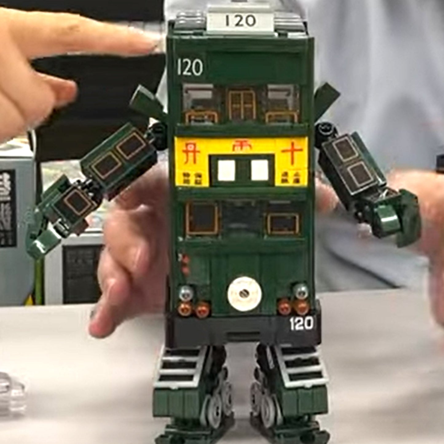 Avelena | Kalos Hong Kong Maschinen Trikk Roboter Baukasten Spielzeug 699 Teile 14+