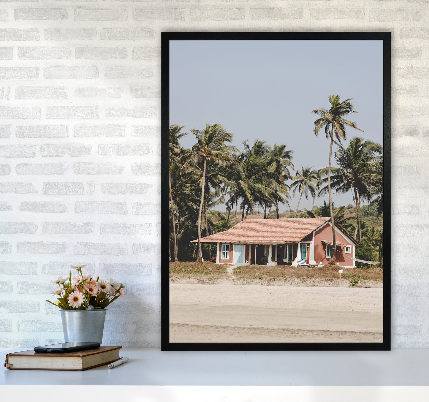 Avelena | Beach House Fotografie Druck von Victoria Frost