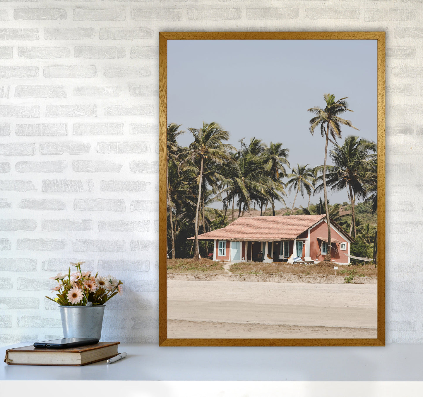 Avelena | Beach House Fotografie Druck von Victoria Frost