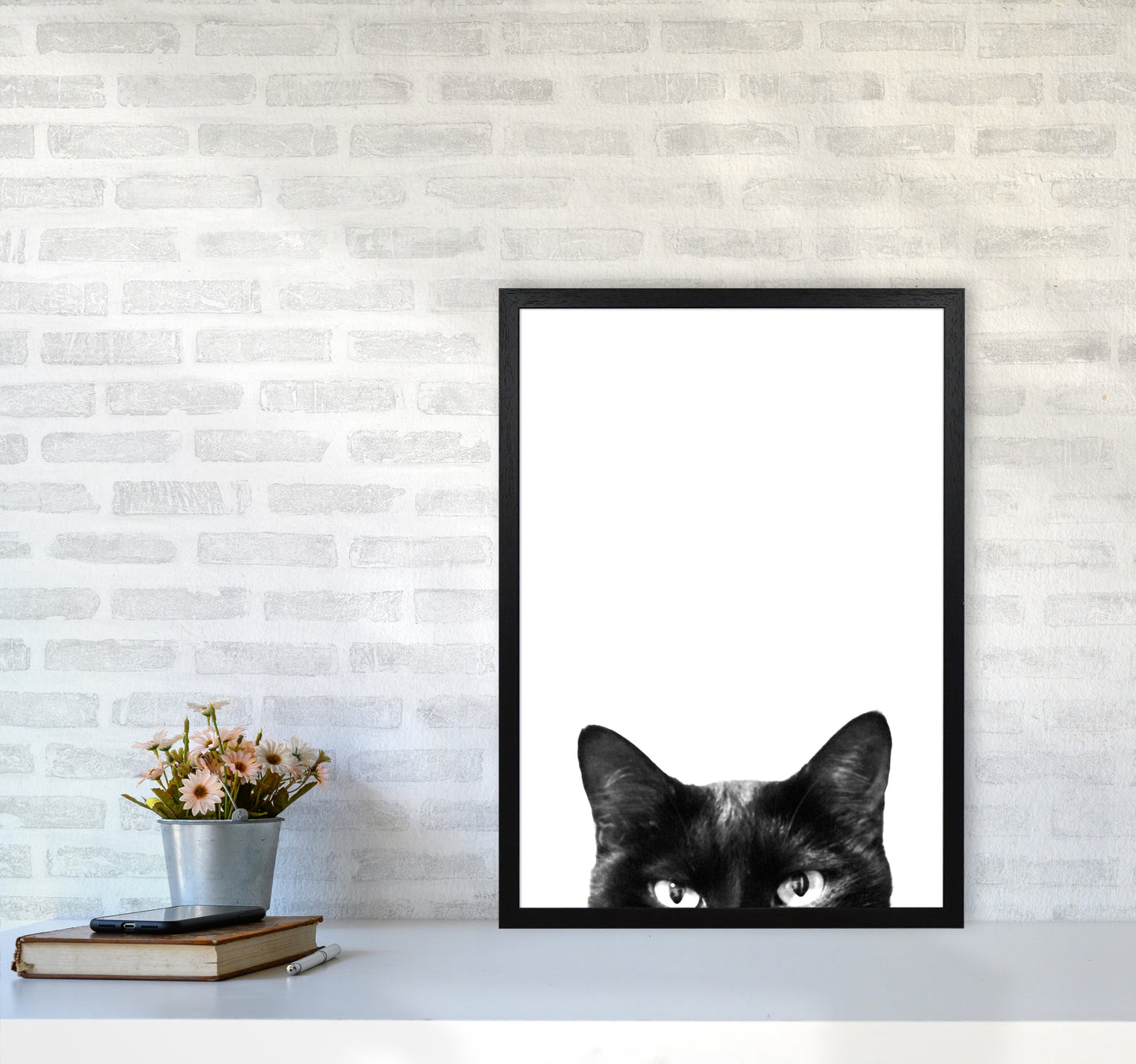 Avelena | Schwarze Katze Fotografie Druck von Victoria Frost