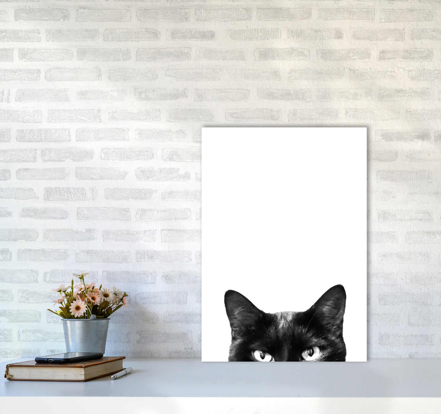 Avelena | Schwarze Katze Fotografie Druck von Victoria Frost