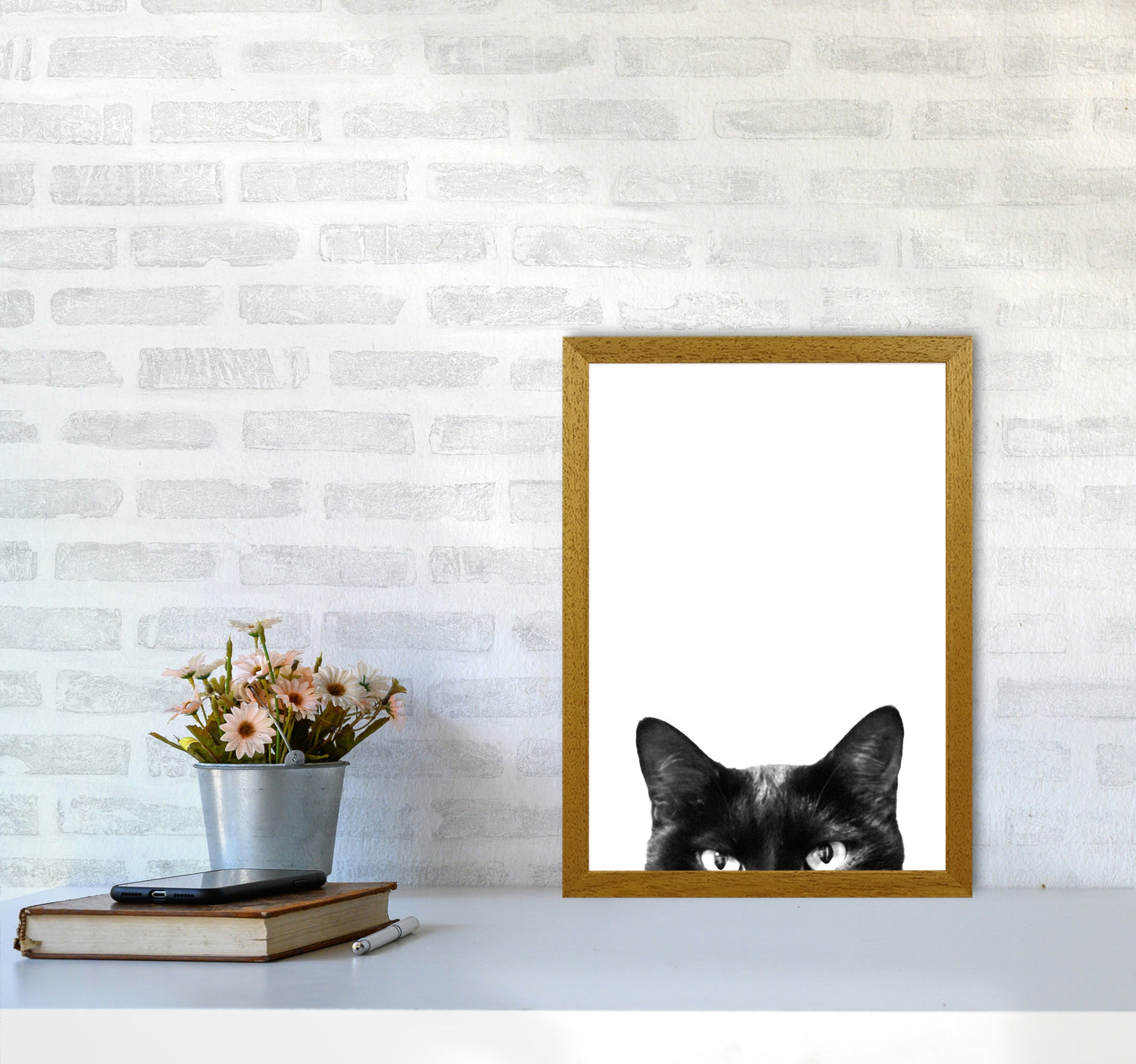 Avelena | Schwarze Katze Fotografie Druck von Victoria Frost