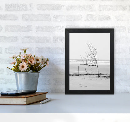 Avelena | Strand Skulptur Fotografie Druck von Victoria Frost