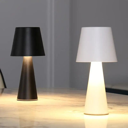 Avelena | Tischlampe - Beleuchtung - schwarz - Fügen Sie raffinierten Stil hinzu und hinterlassen Sie einen bleibenden Eindruck