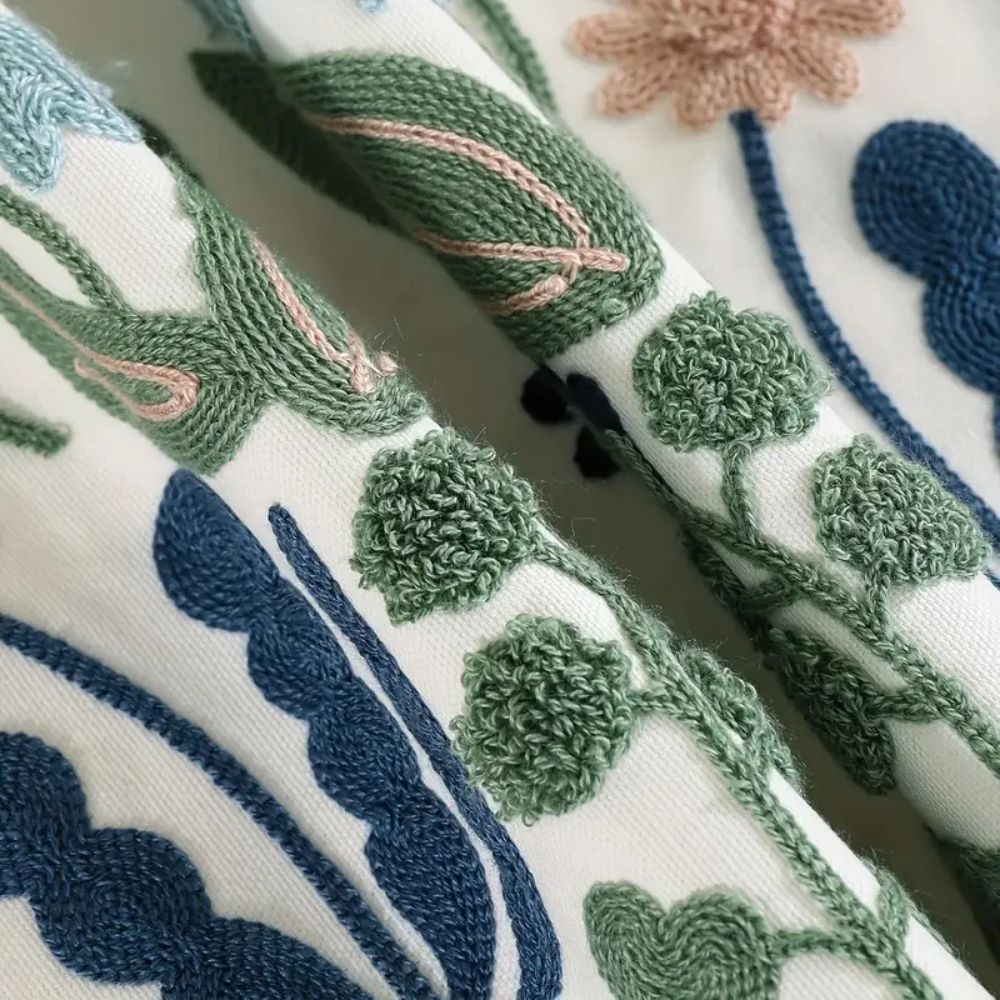 Avelena | Vintage Botanische Stickerei Kissenbezug