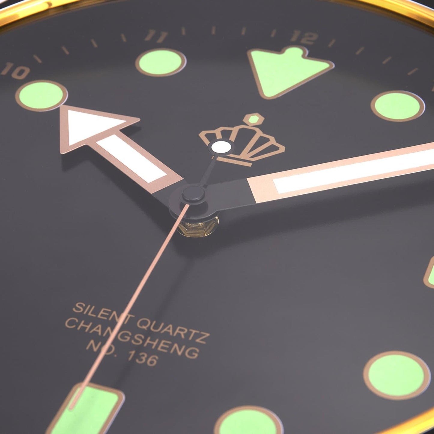 Avelena | Stille Leuchtende Wanduhr