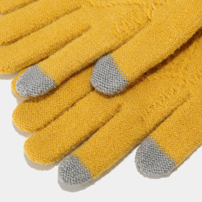 Avelena | Drei-teilige Set von Herbst- und Wintermützen, Schals und Handschuhen