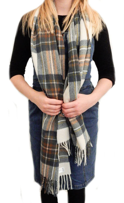 Avelena | Tartan Schafwollschal Gedämpftes Blau Stewart